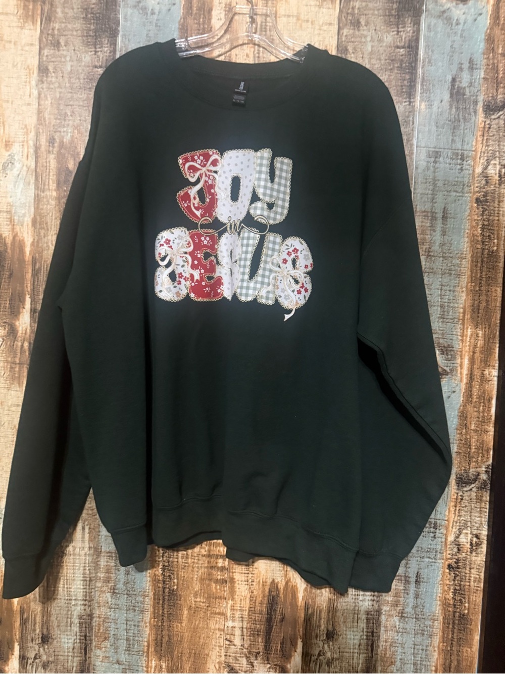 Gildan Forest Green Crewneck 'Joy in Jesus Sweatshirt.